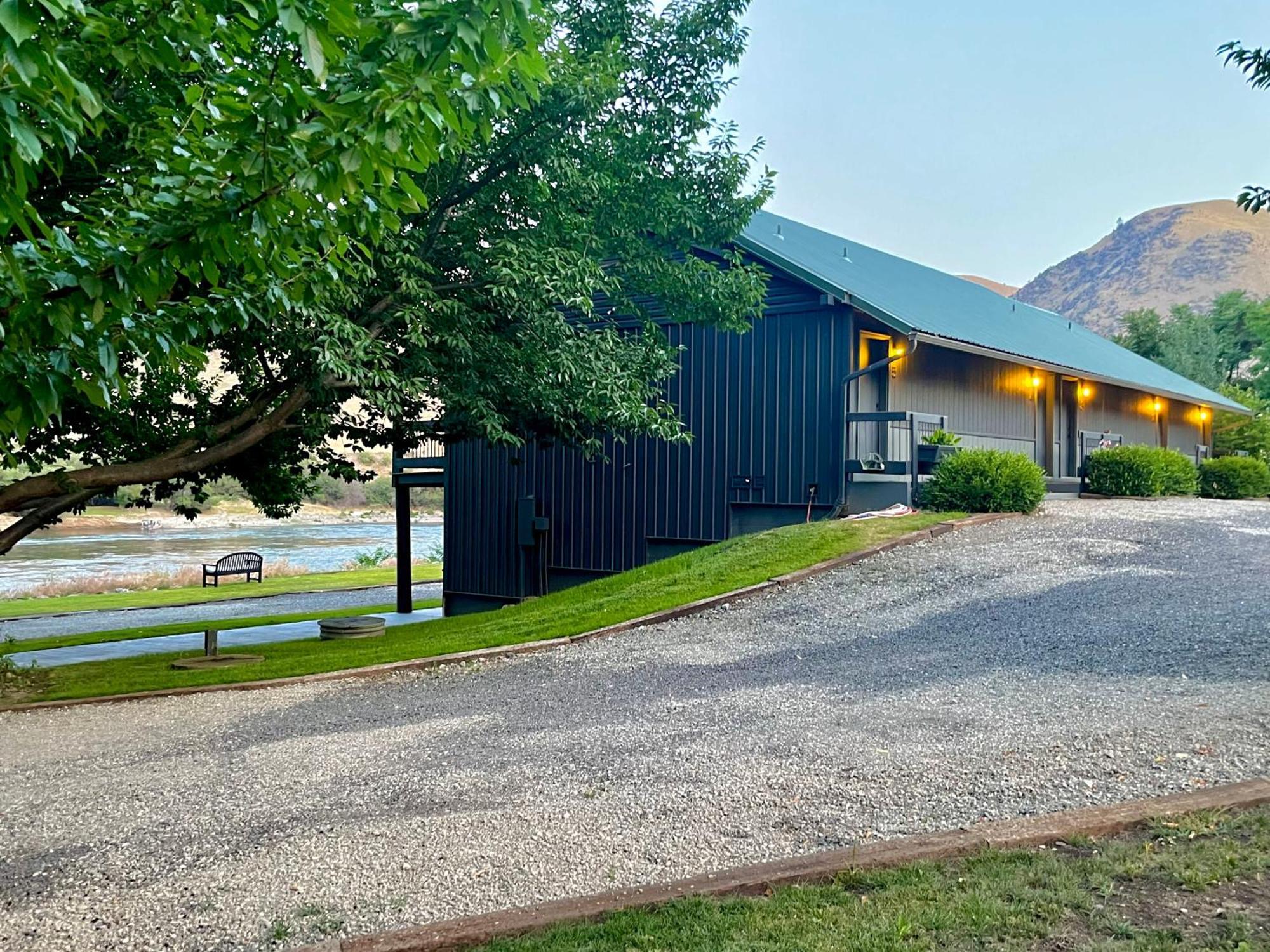 Steelhead Lodge Lucile Exterior photo